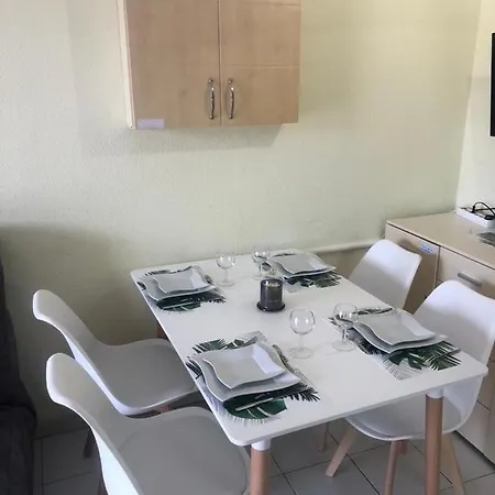 Apartment A Cap Esterel Village Pierre Et Piscines Et Parking Inclus *