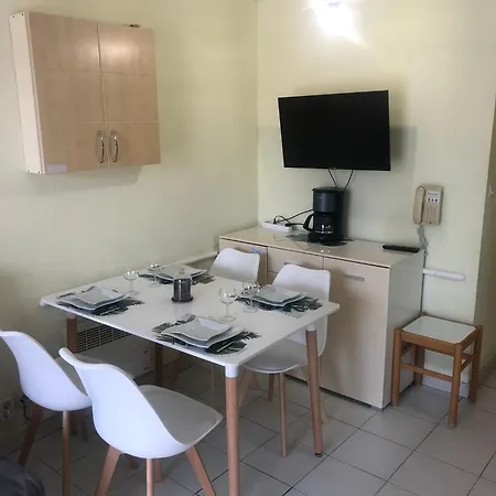 Apartment A Cap Esterel Village Pierre Et Piscines Et Parking Inclus