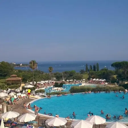 A Cap Esterel Village Pierre Et Quartier Belvedere Piscines Et Parking Inclus * Saint-Raphael (Var)