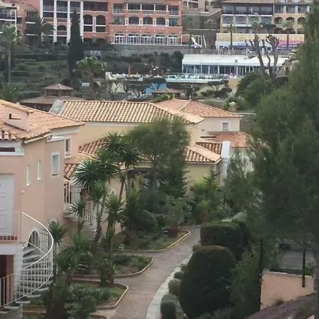 A Cap Esterel Village Pierre Et Quartier Belvedere Piscines Et Parking Inclus * Saint-Raphael (Var)